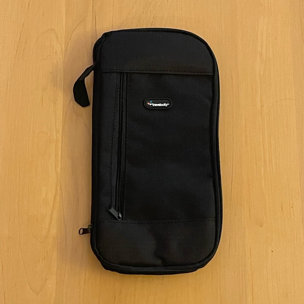 TRAVELOCITY TRAVEL ZIPPER POUCH
